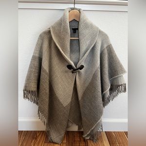 Ann Taylor grey cape with tooth shaped button one size